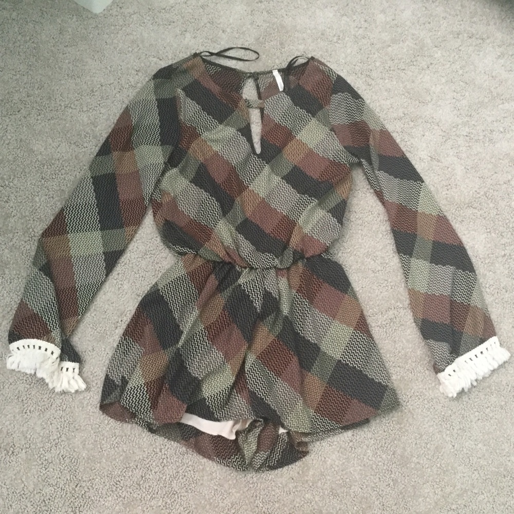 Sage Earth Tones Striped Open Back Long Sleeve Fringe Romper Size Small Fall